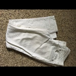 American Eagle white jeans size 4